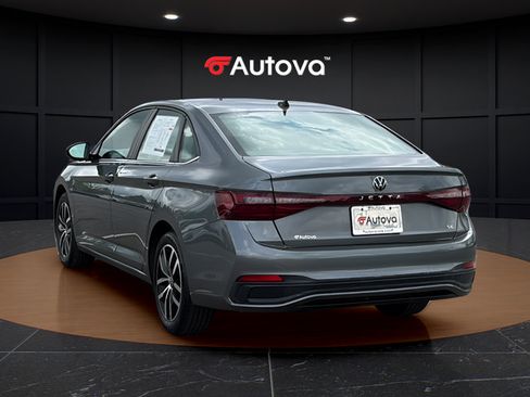 Used 2025 Volkswagen Jetta SE FWD image 3