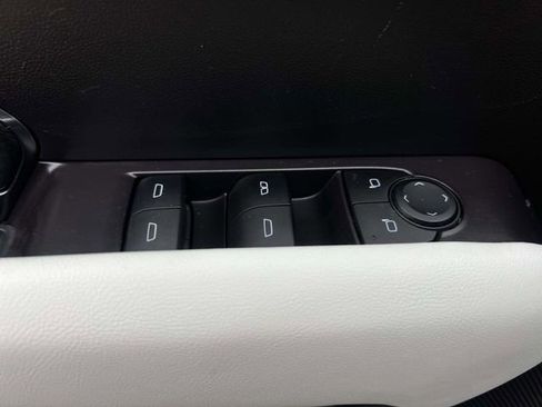 Certified 2024 GMC Canyon AT4X image 17