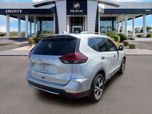Used 2018 Nissan Rogue SL w/ Premium Package FWD image 2