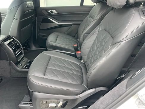 Used 2026 BMW X7 xDrive40i w/ M Sport Package AWD/4WD image 7