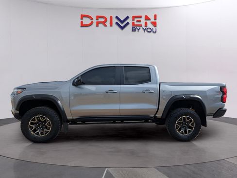 Used 2023 Chevrolet Colorado ZR2 w/ ZR2 Convenience Package III image 2