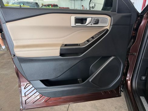 Used 2020 Ford Explorer Limited w/ Hybrid Equipment Group 310A AWD/4WD image 26
