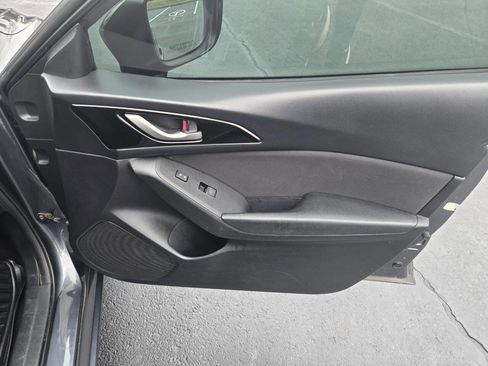 Used 2014 MAZDA MAZDA3 i Touring image 20