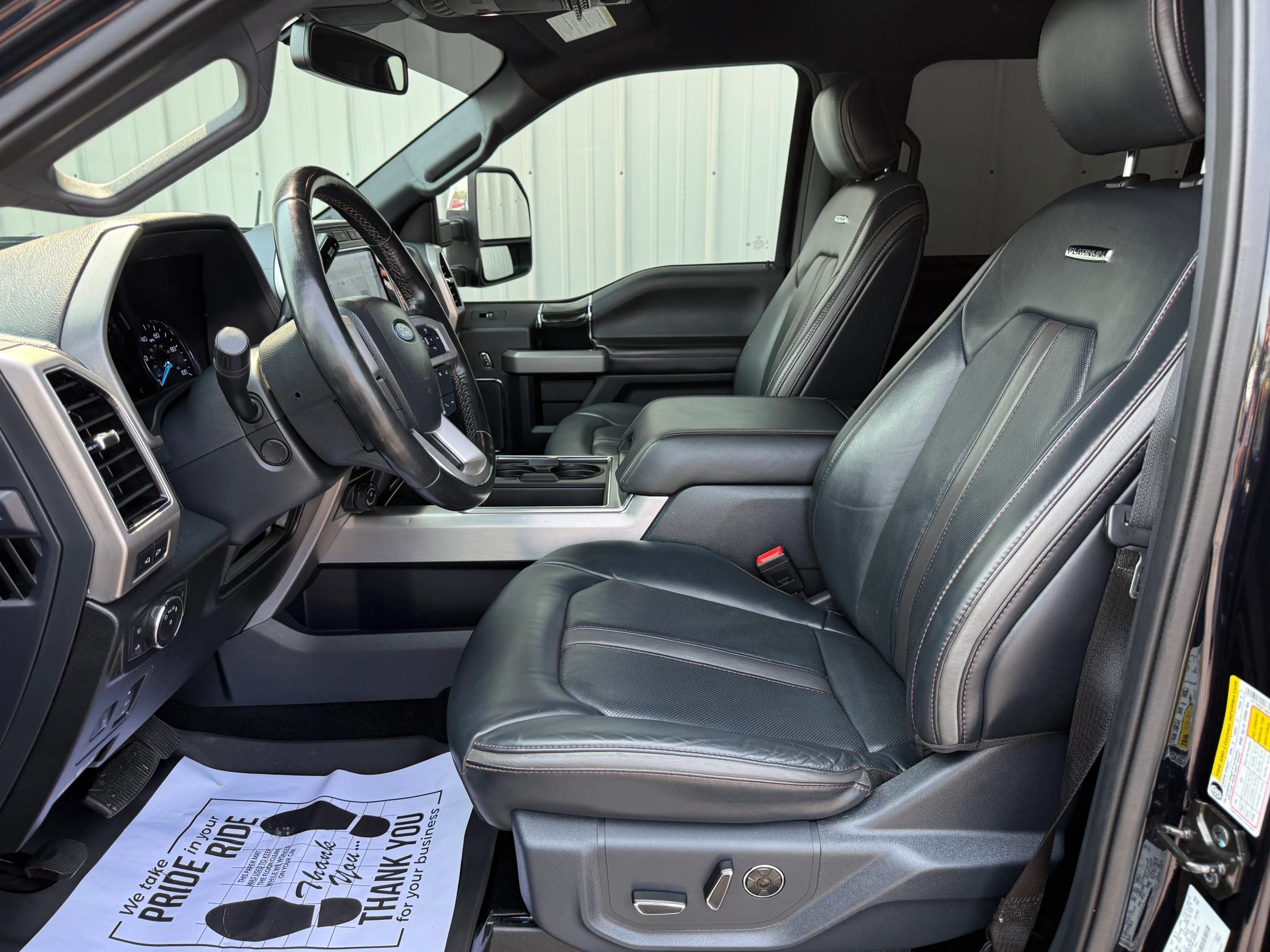 Used 2022 Ford F250 Platinum w/ FX4 Off-Road Package AWD/4WD image 29