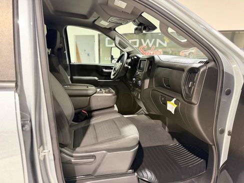 Used 2024 Chevrolet Silverado 2500 Custom w/ Custom Value Package AWD/4WD image 12