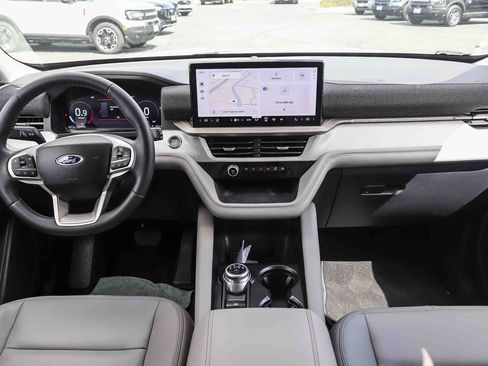 Used 2026 Ford Explorer Active w/ Active Comfort Package RWD image 12