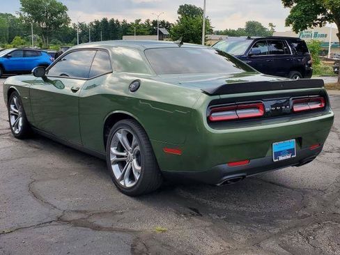 Used 2022 Dodge Challenger R/T w/ Shaker Package RWD image 4