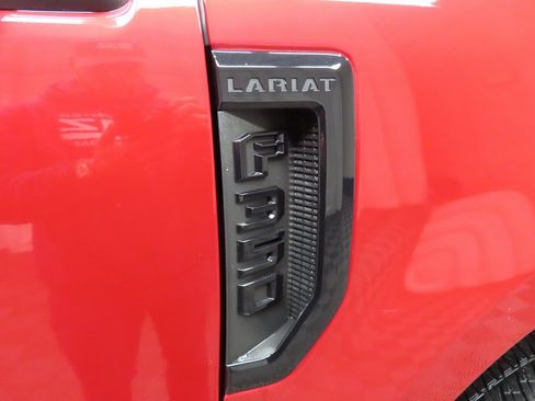 Used 2022 Ford F350 Lariat image 44