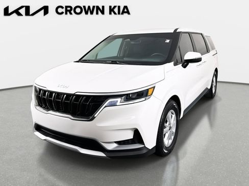 Used 2024 Kia Carnival LX image 1