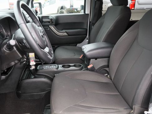Used 2018 Jeep Wrangler Sport AWD/4WD image 19
