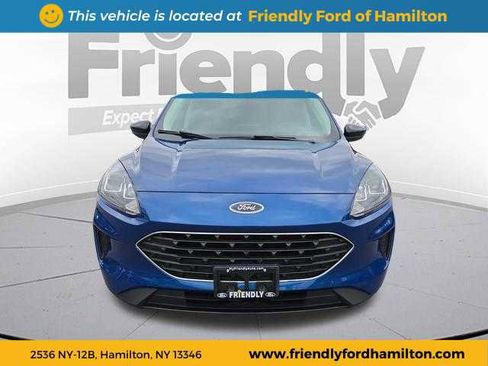 Used 2022 Ford Escape SE w/ SE Sport Appearance Package image 4