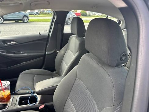 Used 2018 Chevrolet Cruze LT w/ Convenience Package FWD image 14