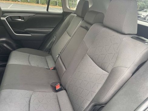 Used 2022 Toyota RAV4 XLE w/ Convenience Package AWD/4WD image 17