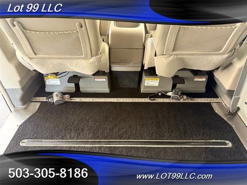 Used 2013 Chrysler Town & Country Limited w/ Luxury Group FWD image 51