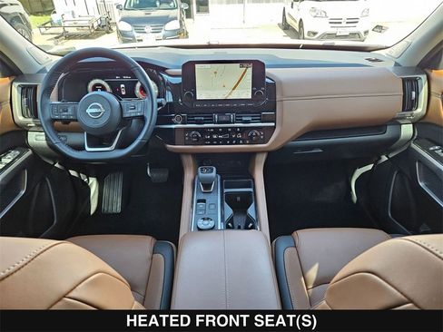 Used 2024 Nissan Pathfinder Platinum image 21