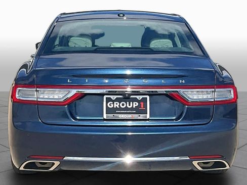 Used 2017 Lincoln Continental Select w/ Climate Package FWD image 5