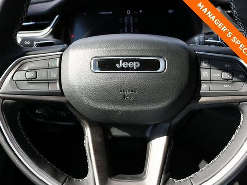 New 2025 Jeep Grand Cherokee Limited w/ Luxury Tech Group II image 20