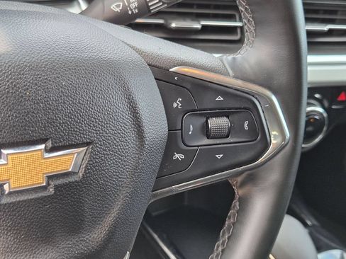 Used 2025 Chevrolet Trax LT w/ LT Convenience Package FWD image 18