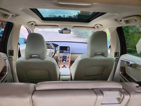 Used 2015 Volvo XC60 T5 Premier FWD image 8