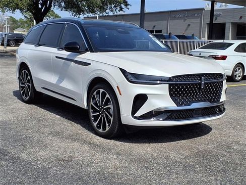 New 2026 Lincoln Nautilus Black Label image 3