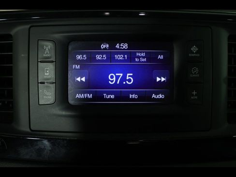 Used 2017 Chrysler Pacifica LX image 19