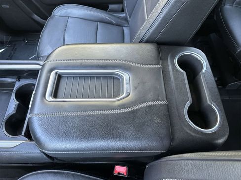 Used 2023 GMC Yukon XL Denali image 16