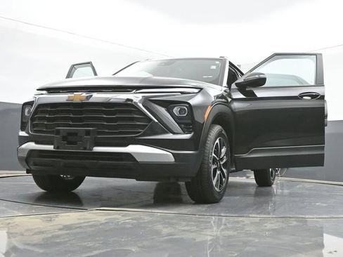Used 2025 Chevrolet TrailBlazer LT AWD/4WD image 51