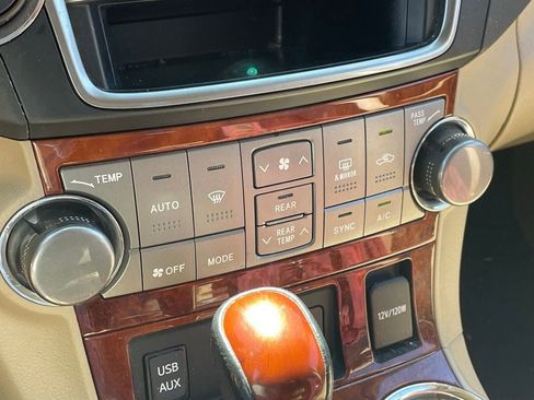 Used 2013 Toyota Highlander Limited image 8