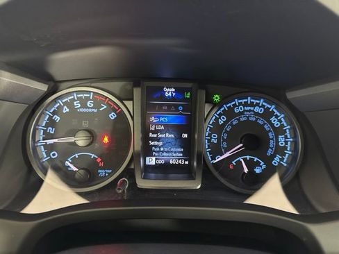 Used 2023 Toyota Tacoma TRD Off-Road w/ Black Out Package (TMS) AWD/4WD image 16