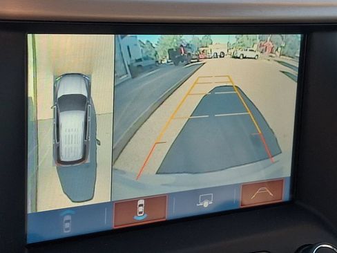 Used 2019 GMC Acadia Denali w/ Technology Package AWD/4WD image 21