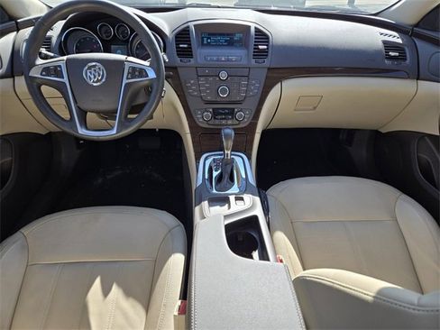 Used 2011 Buick Regal CXL image 9