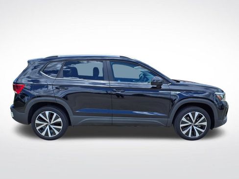 Used 2022 Volkswagen Taos SE FWD image 5