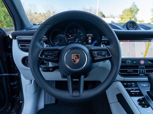 New 2026 Porsche Macan image 25