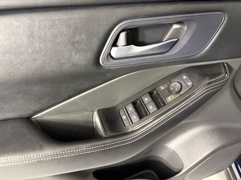 Used 2024 Nissan Rogue SV FWD image 17