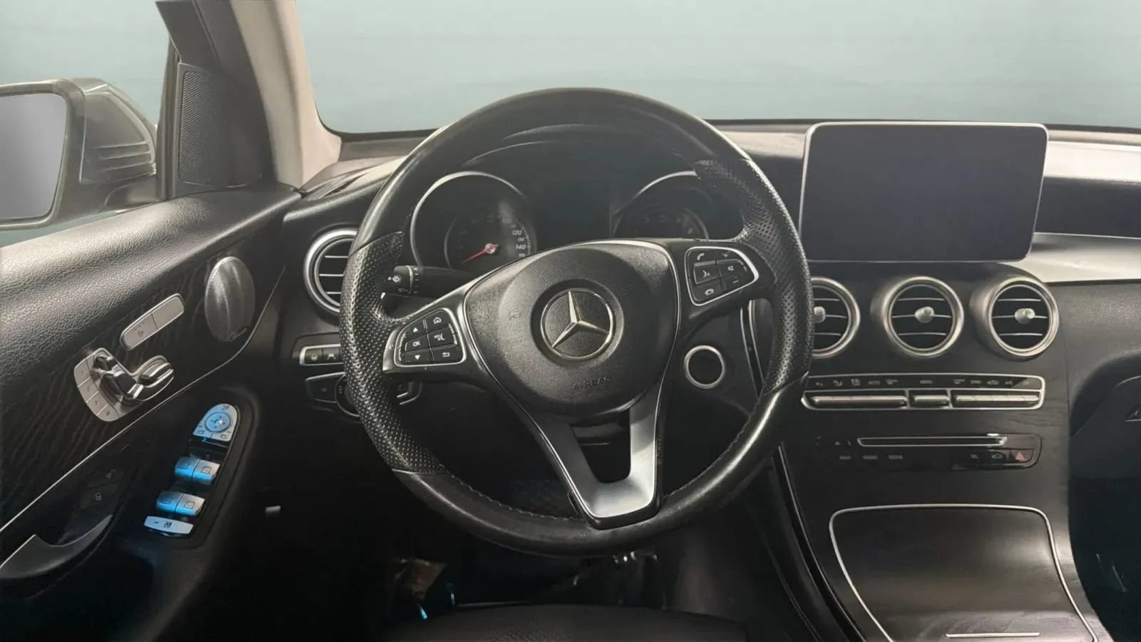 Used 2017 Mercedes-Benz GLC 300 4MATIC Coupe image 10