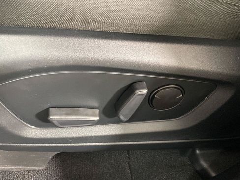 Used 2021 Ford Explorer XLT AWD/4WD image 16