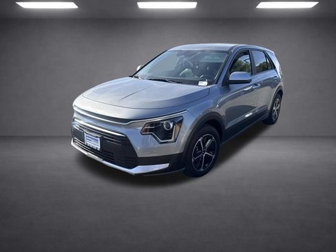 Used 2025 Kia Niro LX FWD image 35