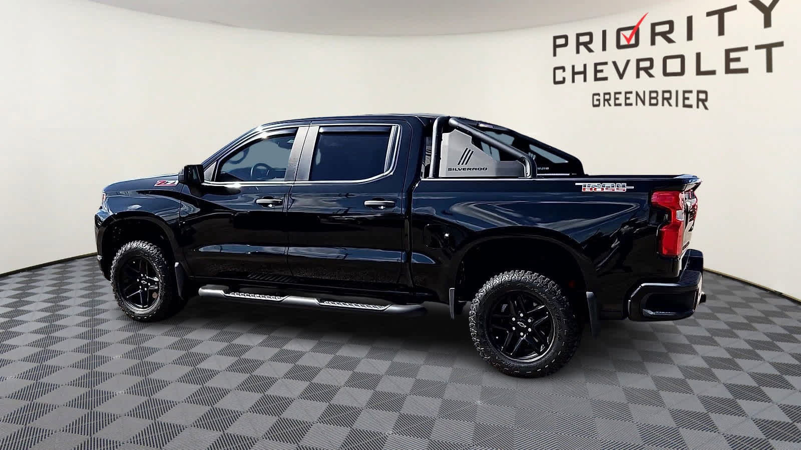 Used 2021 Chevrolet Silverado 1500 Custom Trail Boss w/ Midnight Edition AWD/4WD image 6