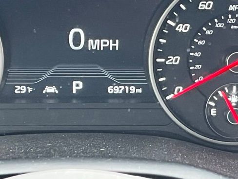 Used 2018 Kia Stinger Premium image 32