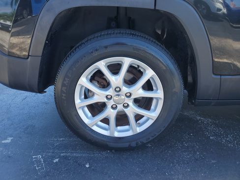 Used 2015 Jeep Cherokee Latitude image 33