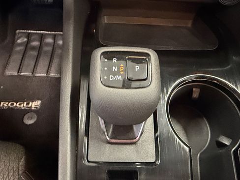 Used 2024 Nissan Rogue SV FWD image 21