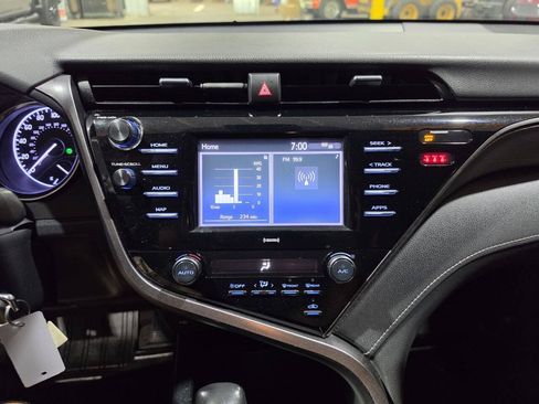 Used 2020 Toyota Camry SE FWD image 35