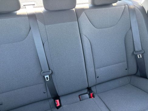 Used 2025 Kia K4 LXS image 36