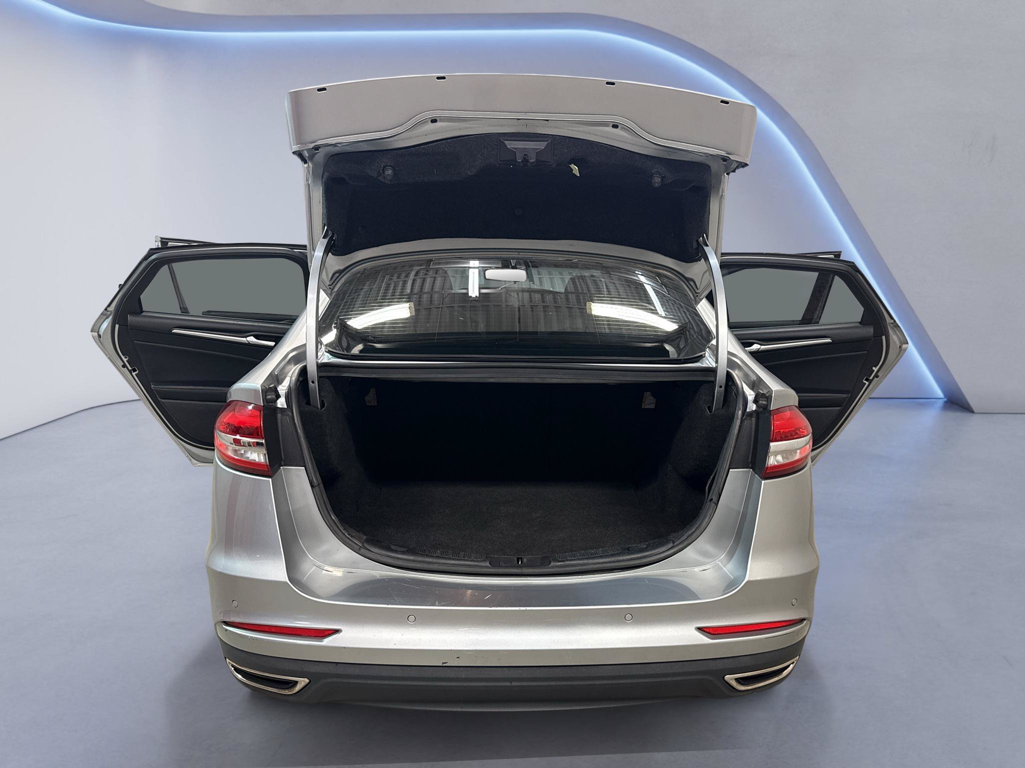 Used 2020 Ford Fusion Titanium FWD image 13
