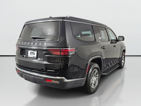 Used 2022 Jeep Wagoneer Series I AWD/4WD image 3
