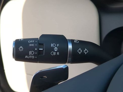 Used 2024 Land Rover Discovery Sport S image 25