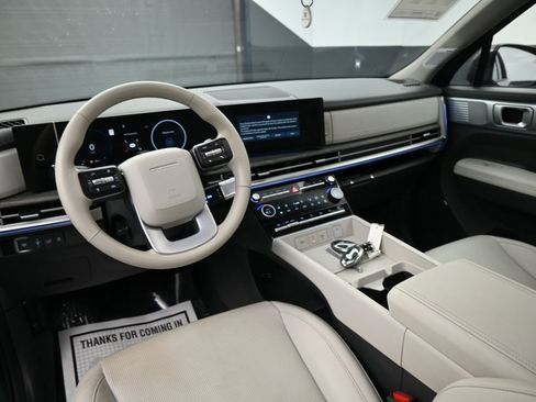 Used 2024 Hyundai Santa Fe Limited image 10