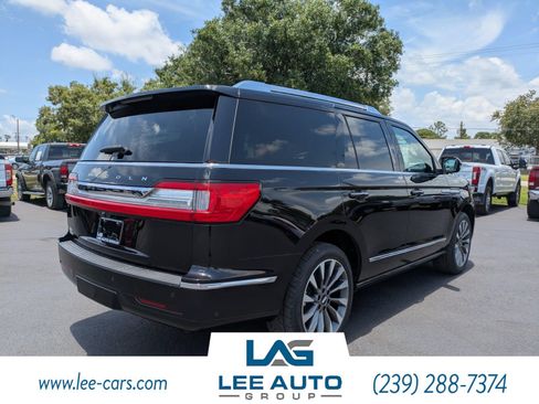Used 2021 Lincoln Navigator Reserve w/ Luxury Package AWD/4WD image 3