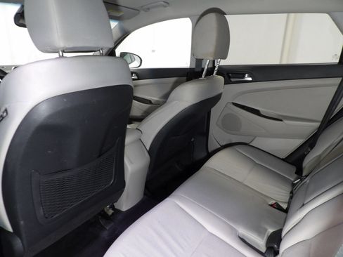 Used 2019 Hyundai Tucson SE FWD image 11