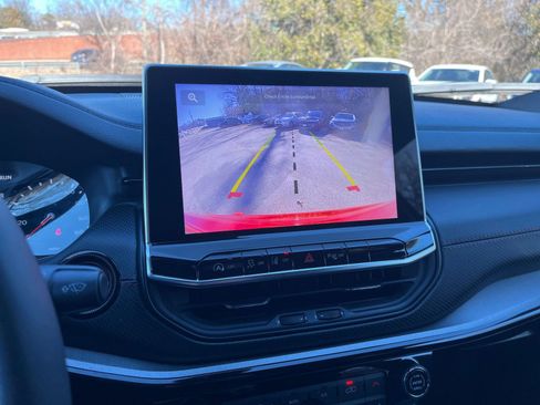 Used 2025 Jeep Compass Trailhawk image 17